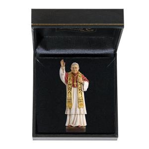 Papst Benedikt XVI mit Etui