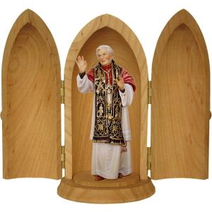 Papst Benedikt der  XVI in der Nische